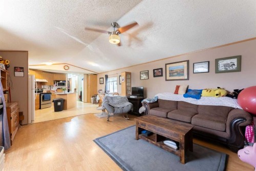 94-5301 2 Street, Coalhurst, AB 
