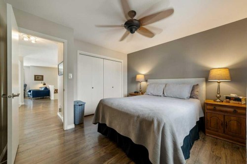 94 Assiniboia Way West, Lethbridge, AB - Indoor Photo Showing Bedroom