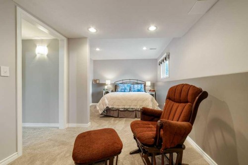 94 Assiniboia Way West, Lethbridge, AB - Indoor Photo Showing Bedroom