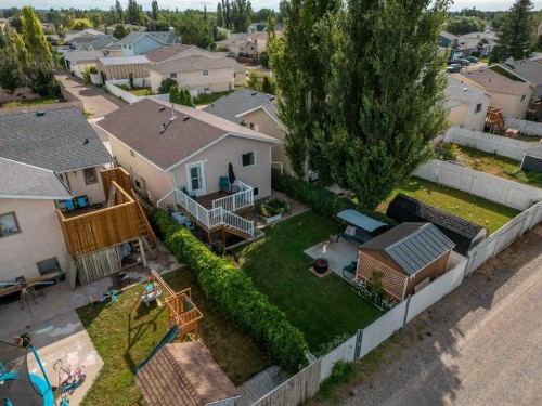 94 Assiniboia Way West, Lethbridge, AB - Outdoor With Deck Patio Veranda