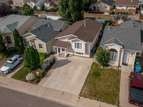 94 Assiniboia Way West, Lethbridge, AB - Outdoor With Deck Patio Veranda