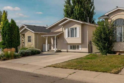 94 Assiniboia Way West, Lethbridge, AB - Outdoor With Facade