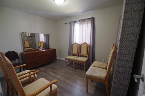 946 3 Avenue, Vauxhall, AB - Indoor