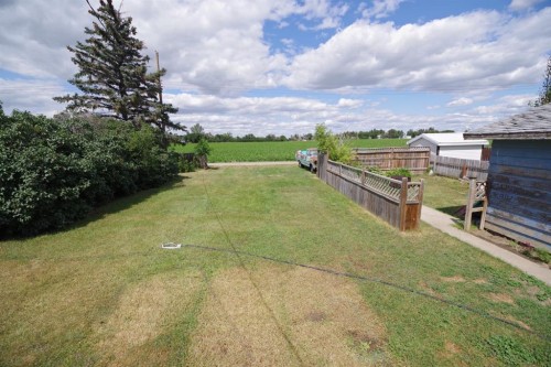 946 3 Avenue, Vauxhall, AB - Outdoor With View