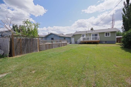 946 3 Avenue, Vauxhall, AB - Outdoor
