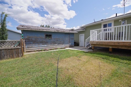 946 3 Avenue, Vauxhall, AB - Outdoor