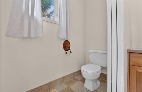 84051 Range Road 210A, Rural Lethbridge County, AB - Indoor Photo Showing Bathroom