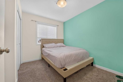 274 Mildred Dobbs Boulevard North, Lethbridge, AB - Indoor Photo Showing Bedroom