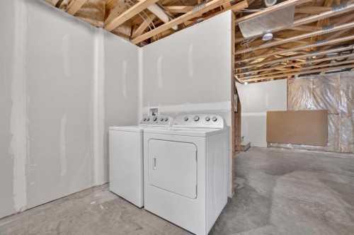 274 Mildred Dobbs Boulevard North, Lethbridge, AB - Indoor Photo Showing Laundry Room