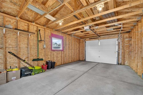274 Mildred Dobbs Boulevard North, Lethbridge, AB - Indoor Photo Showing Garage