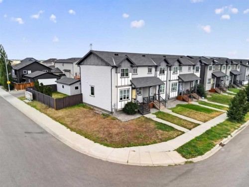 274 Mildred Dobbs Boulevard North, Lethbridge, AB - Outdoor With Facade