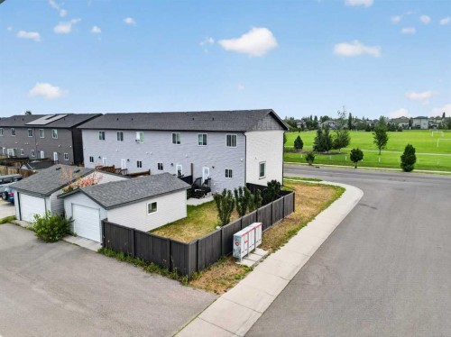 274 Mildred Dobbs Boulevard North, Lethbridge, AB - Outdoor