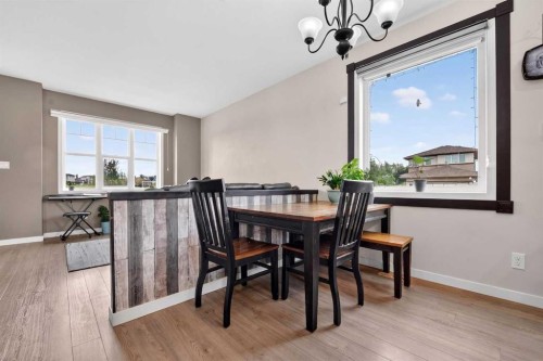274 Mildred Dobbs Boulevard North, Lethbridge, AB - Indoor Photo Showing Dining Room