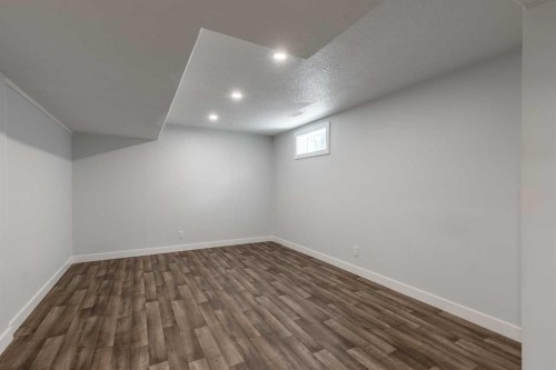 5105 2 Street, Coalhurst, AB - Indoor Photo Showing Other Room