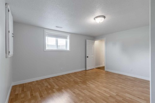 5105 2 Street, Coalhurst, AB - Indoor Photo Showing Other Room