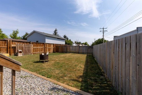 5105 2 Street, Coalhurst, AB - Outdoor