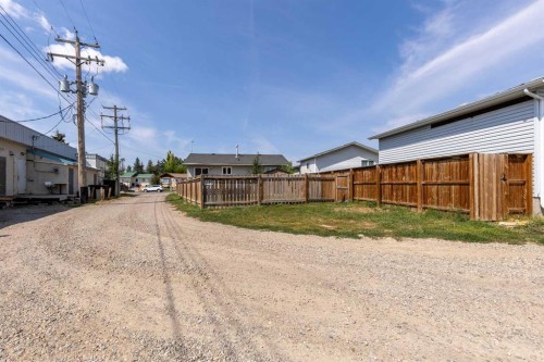 5105 2 Street, Coalhurst, AB - Outdoor