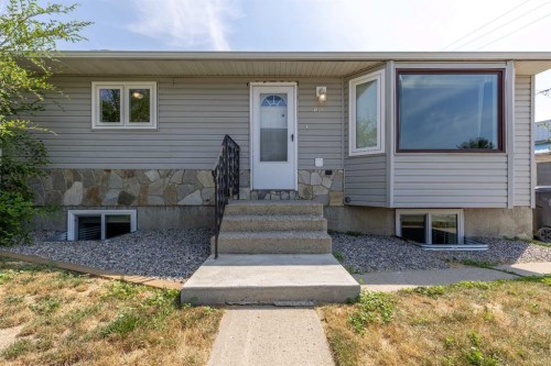 5105 2 Street, Coalhurst, AB - Outdoor With Exterior