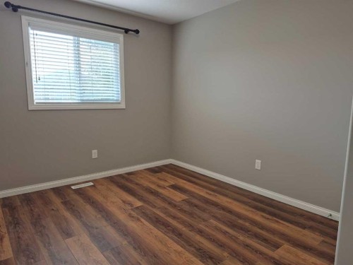 1548 Coalbanks Boulevard West, Lethbridge, AB - Indoor Photo Showing Other Room
