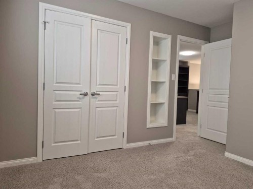 1548 Coalbanks Boulevard West, Lethbridge, AB - Indoor