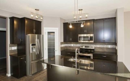 1548 Coalbanks Boulevard West, Lethbridge, AB - Indoor Photo Showing Kitchen With Upgraded Kitchen