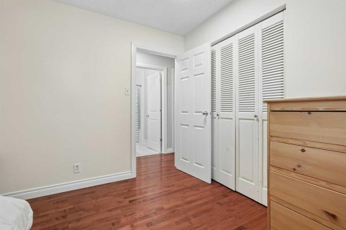 210 Dunkirk Street South, Lethbridge, AB - Indoor Photo Showing Other Room