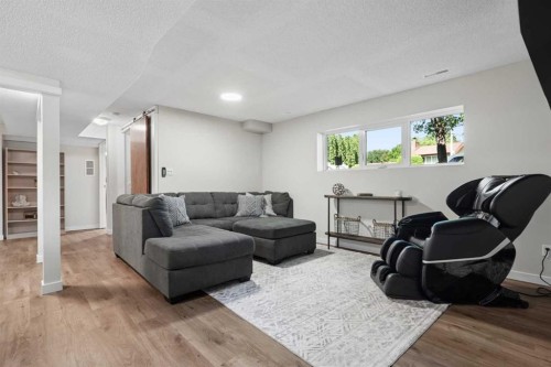 210 Dunkirk Street South, Lethbridge, AB - Indoor