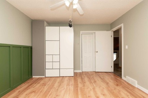 196 Mt Crandell Crescent West, Lethbridge, AB - Indoor Photo Showing Other Room