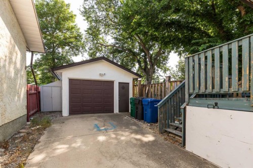 196 Mt Crandell Crescent West, Lethbridge, AB - Outdoor With Exterior