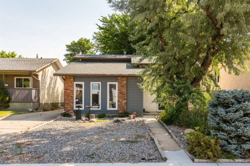 196 Mt Crandell Crescent West, Lethbridge, AB - Outdoor