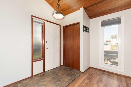 196 Mt Crandell Crescent West, Lethbridge, AB - Indoor Photo Showing Other Room