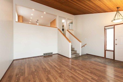196 Mt Crandell Crescent West, Lethbridge, AB - Indoor Photo Showing Other Room