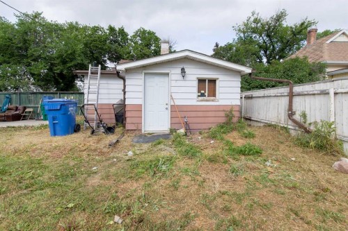 329 12 Street North, Lethbridge, AB - Outdoor
