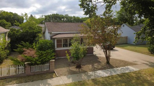 329 12 Street North, Lethbridge, AB - Outdoor