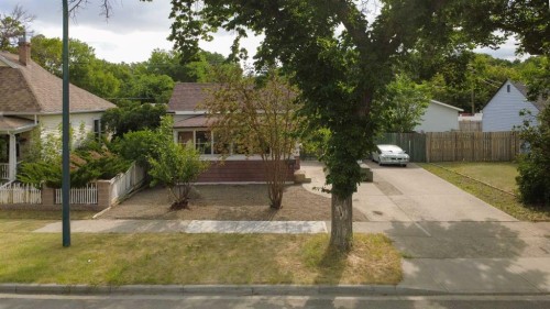 329 12 Street North, Lethbridge, AB - Outdoor