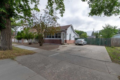 329 12 Street North, Lethbridge, AB - Outdoor