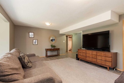 242 Heritage Circle West, Lethbridge, AB - Indoor