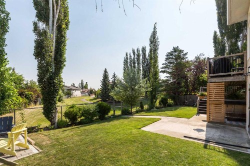 242 Heritage Circle West, Lethbridge, AB - Outdoor