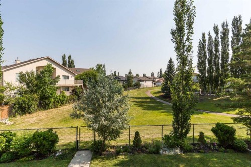 242 Heritage Circle West, Lethbridge, AB - Outdoor