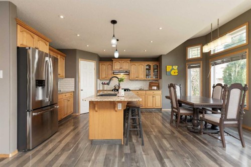 242 Heritage Circle West, Lethbridge, AB - Indoor