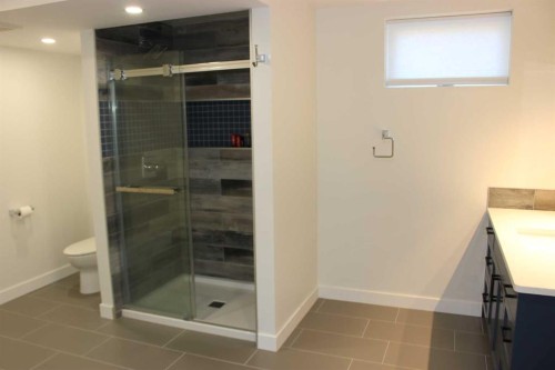 518 Maple Crescent, Picture Butte, AB - Indoor Photo Showing Bathroom