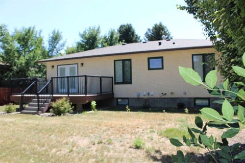 518 Maple Crescent, Picture Butte, AB - Outdoor