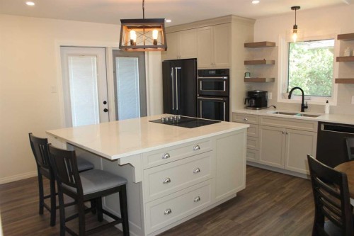518 Maple Crescent, Picture Butte, AB - Indoor