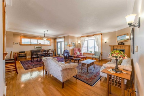 416 7 Avenue Ne, Milk River, AB - Indoor Photo Showing Living Room