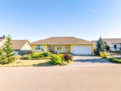 416 7 Avenue NEMilk River, AB T0K 1M0