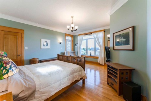 416 7 Avenue Ne, Milk River, AB - Indoor Photo Showing Bedroom