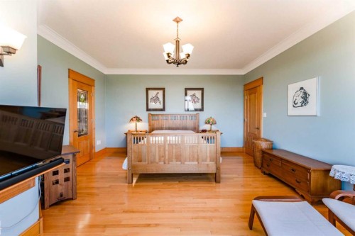 416 7 Avenue Ne, Milk River, AB - Indoor Photo Showing Bedroom