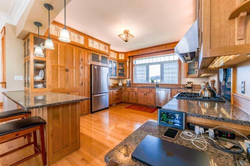 416 7 Avenue Ne, Milk River, AB - Indoor Photo Showing Kitchen