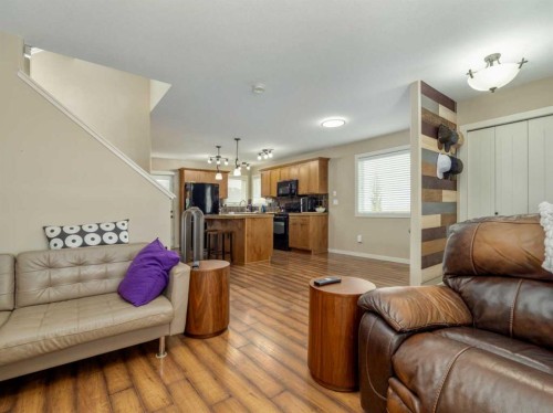 486 Mary Cameron Crescent North, Lethbridge, AB - Indoor Photo Showing Living Room