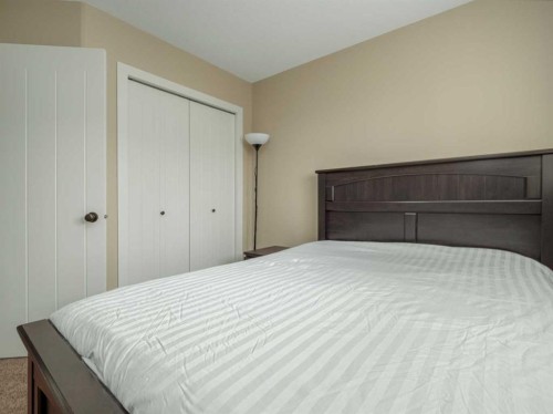 486 Mary Cameron Crescent North, Lethbridge, AB - Indoor Photo Showing Bedroom